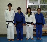 Los cuatro alumnos de la escuela municipal de judo