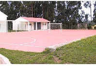 Pista deportiva en Tella